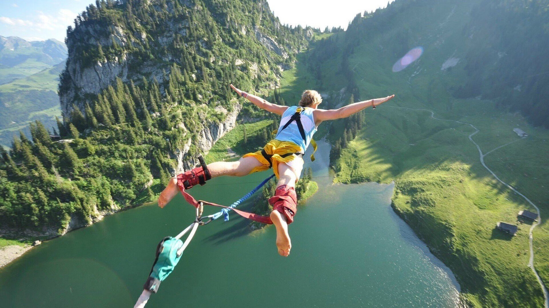 电竞行业的数字化转型,推动行业步入全新发展阶段,电竞产业的职业化发展